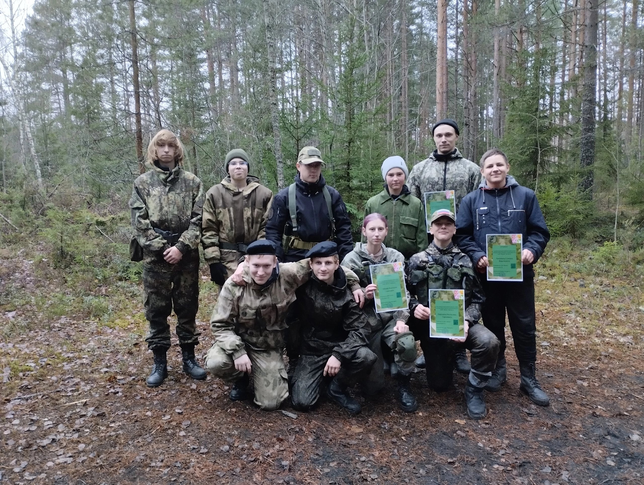 11 ноября в военно - патриотическом клубе «Велеск» МАУ «Дом молодежи» прошли мероприятия  на право ношения берета клуба.