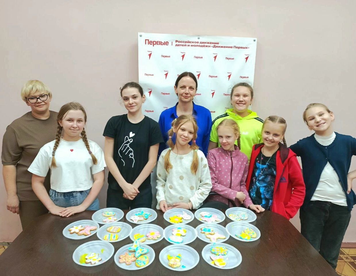 Роспись пасхальных пряников.
