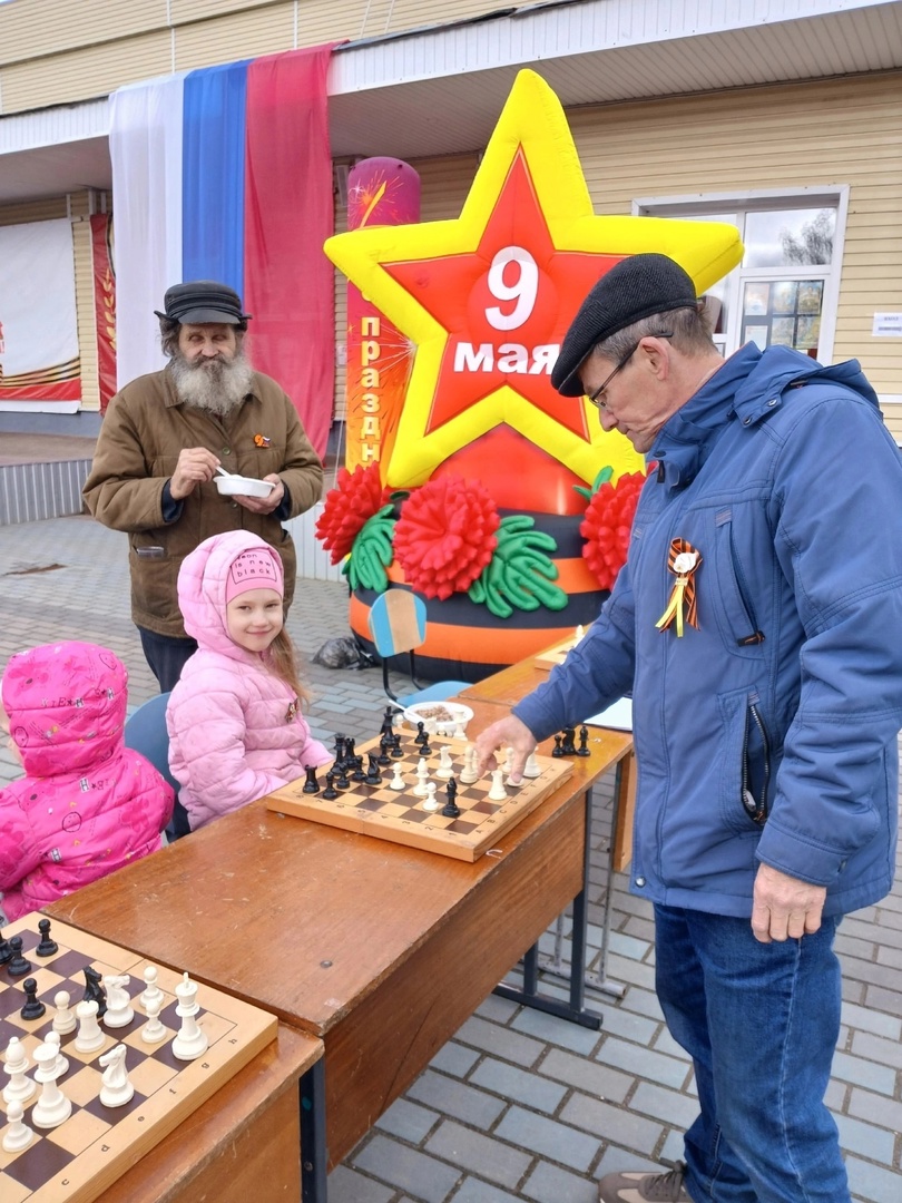 Сеанс одновременной игры по шахматам.