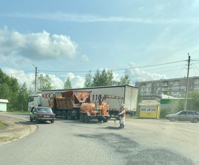 В мае 2023 года подрядными организациями начаты ремонтные работы автомобильных дорог. В мае 2023 года подрядными организациями начаты ремонтные работы автомобильных дорог.