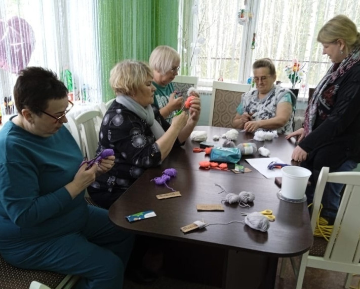 Мастер-класс по изготовлению мягкой игрушки из пряжи. Мастер-класс по изготовлению мягкой игрушки из пряжи.