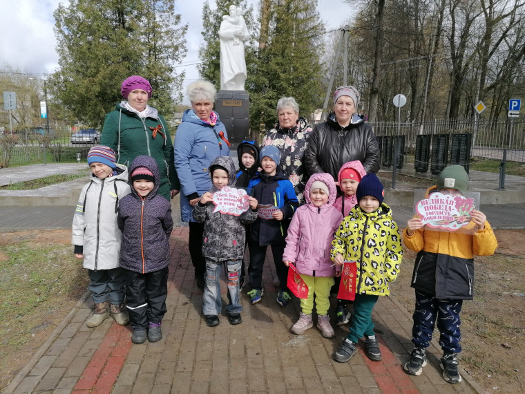 «По памятным местам посёлка». «По памятным местам посёлка».